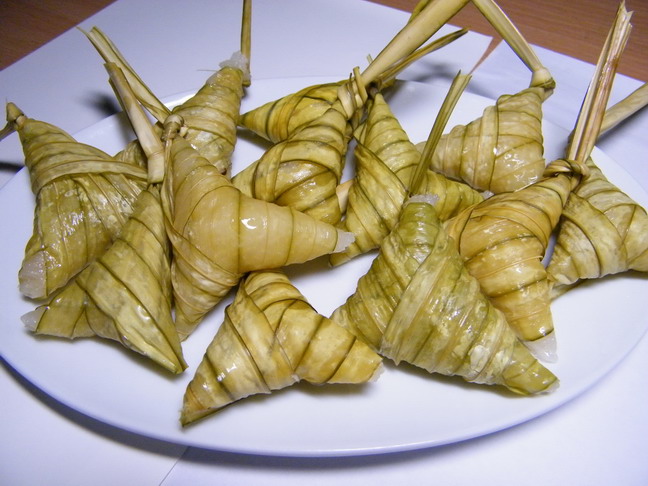 ขนมต้มใบพ้อ